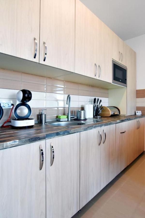 Luxor Apartment Otopeni Buitenkant foto