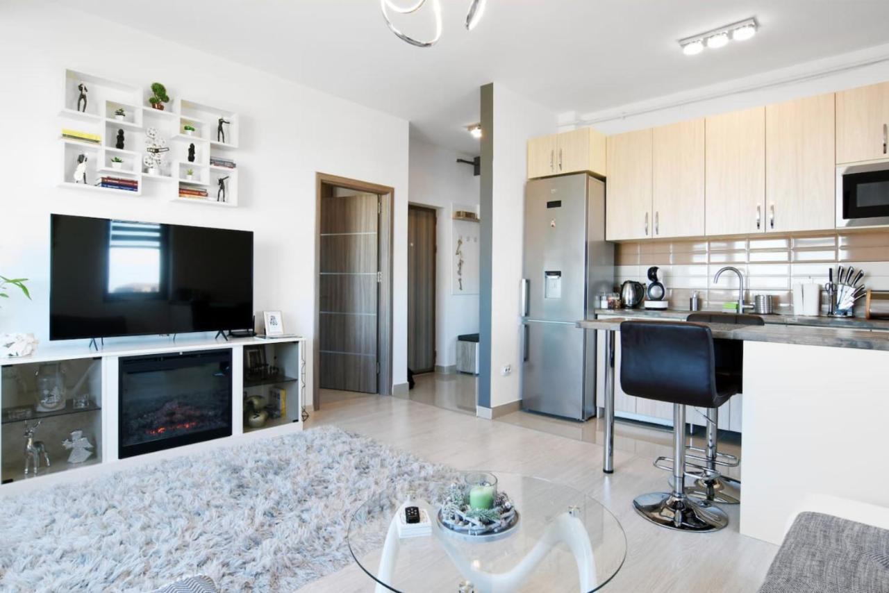 Luxor Apartment Otopeni Buitenkant foto